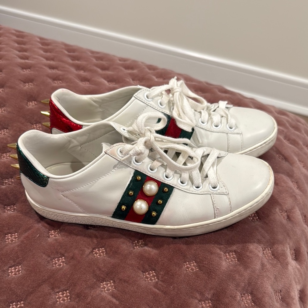 Gucci White Sneakers with Distinctive Side Design